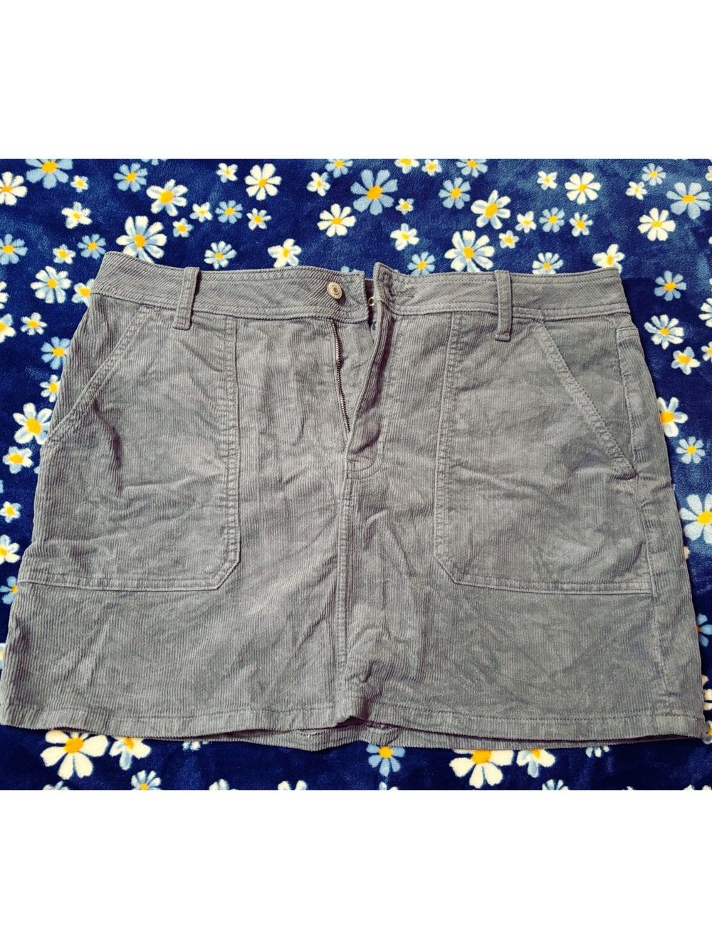 Washed but Never Worn- American Eagle High Rise Mini Corduroy Skirt- Size 14
